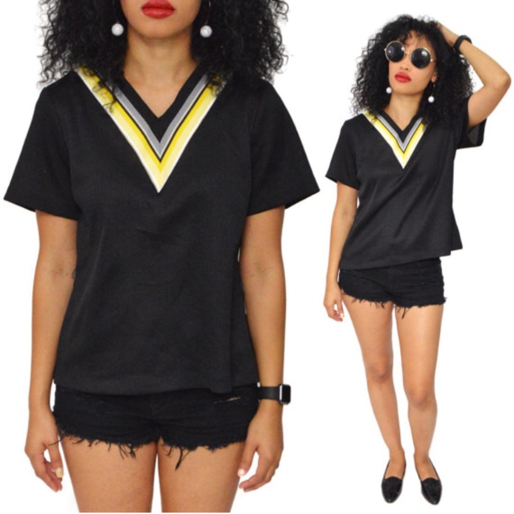 Vintage 70s Chevron V-Neck Short Sleeve Shirt